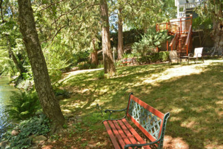 Deer Creek Inn