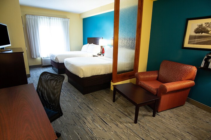 Holiday Inn Express Hotel & Suites Harrisburg West by IHG