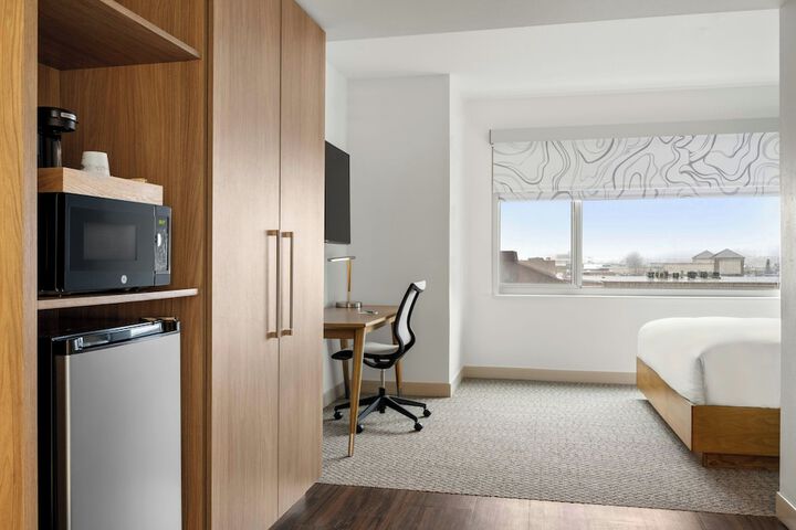 Room 22 of 34