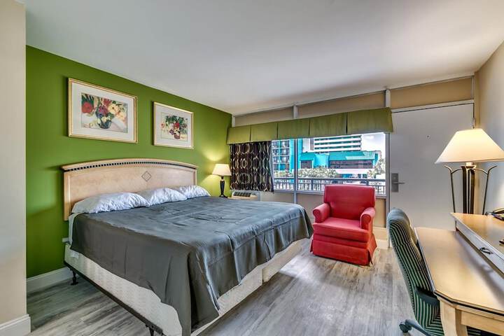 Room 8 of 23