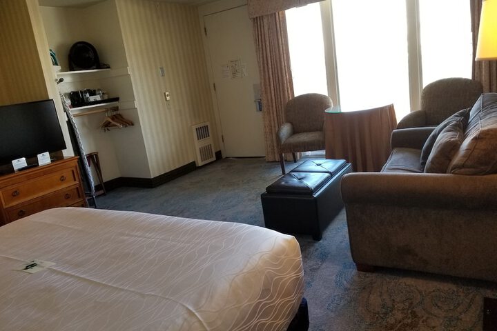 Room 50 of 143