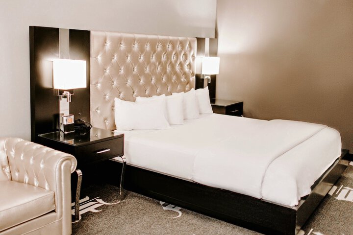 Room 22 of 38