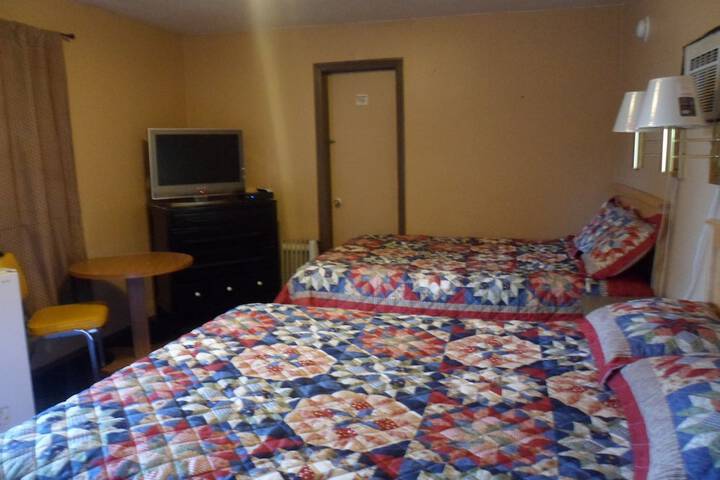 Pillow Talk Motel