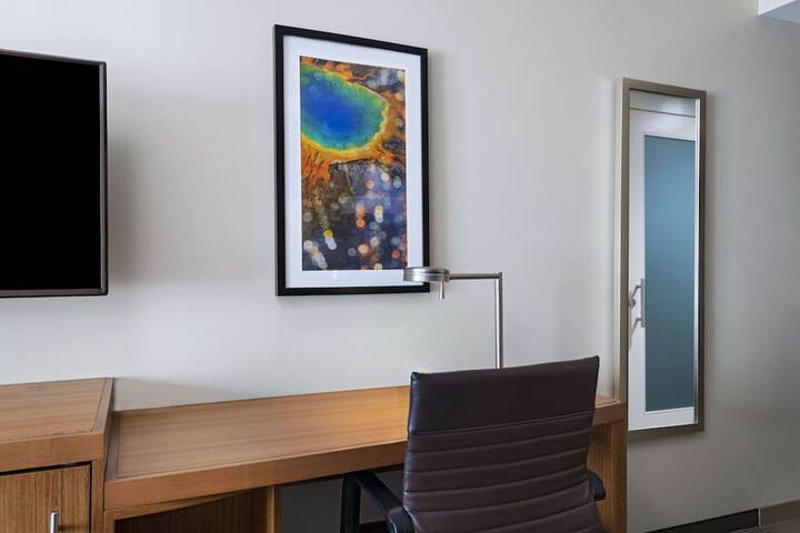 Room 12 of 25