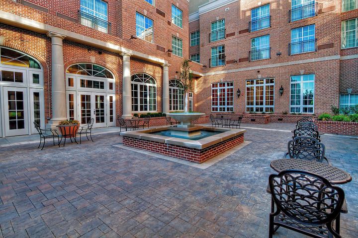 Hotel Exterior 62 of 63