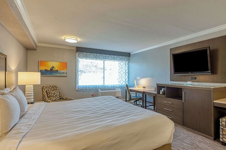 Room 107 of 150