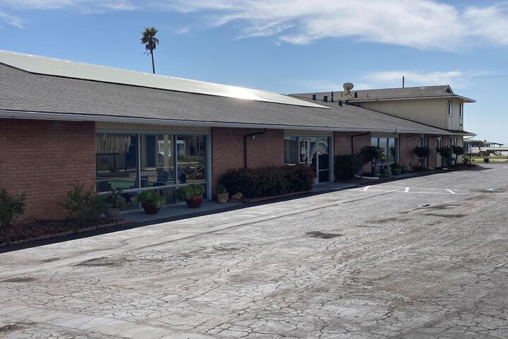 Hotel Exterior 119 of 125