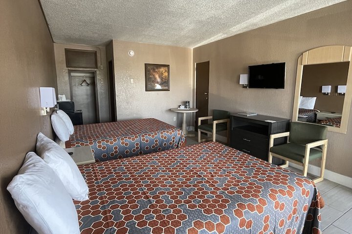 Room 16 of 19