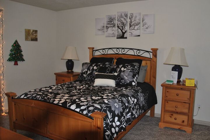 Room 70 of 97