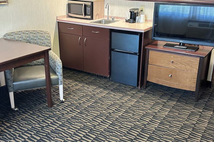 Room 9 of 27