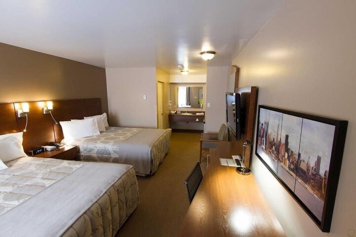 Room 26 of 32