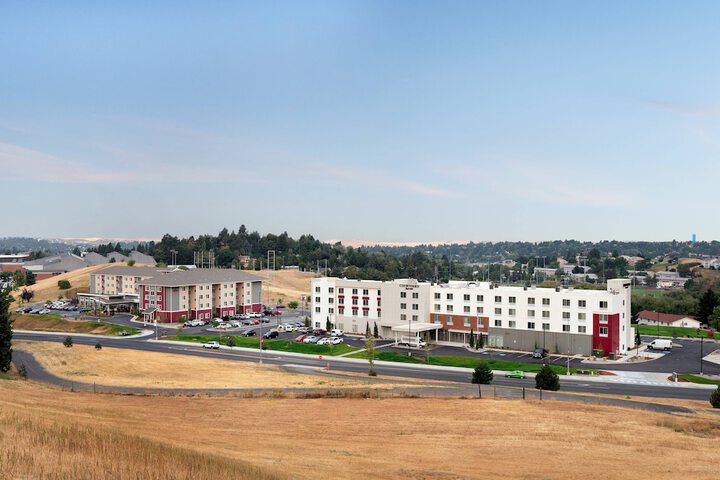 Hotel 2 of 43