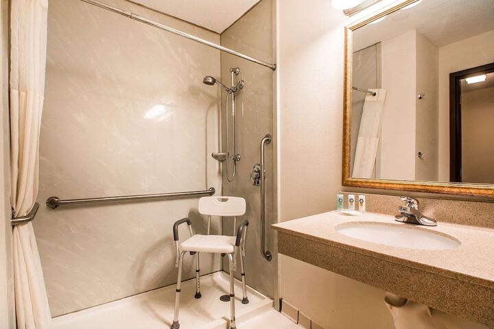 Quality Inn Morris I-80
