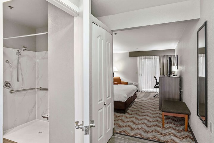 Room 15 of 63