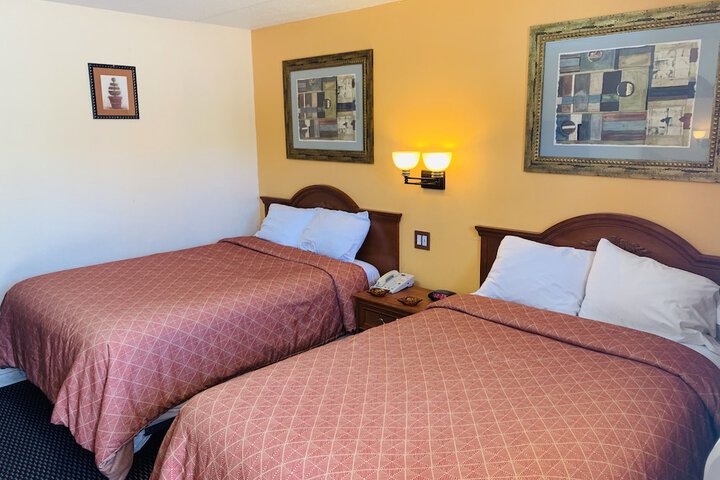 Room 7 of 18