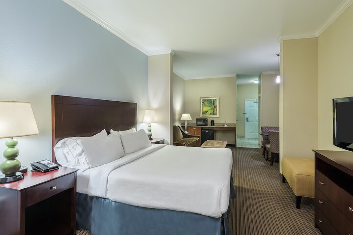 Room 17 of 41