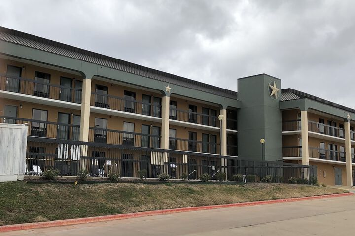 Hotel 4 of 67