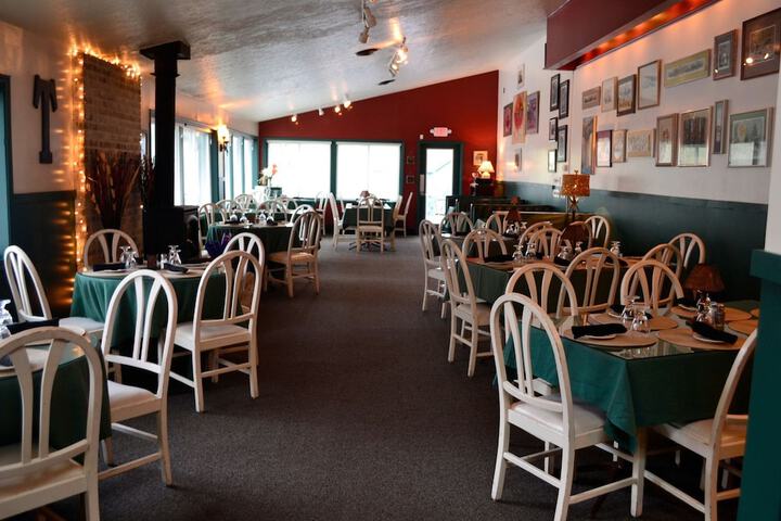 Dining 21 of 41