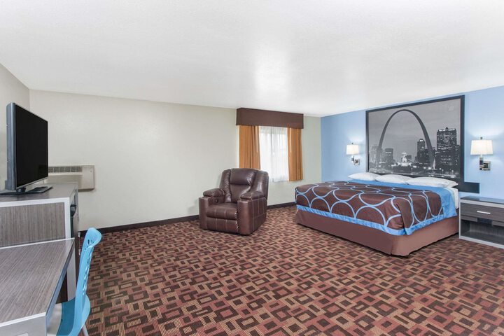 Super 8 by Wyndham Moberly MO