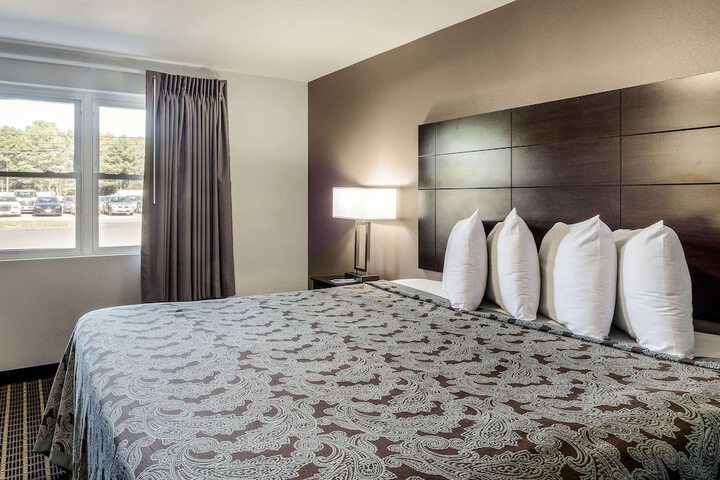 Room 15 of 25