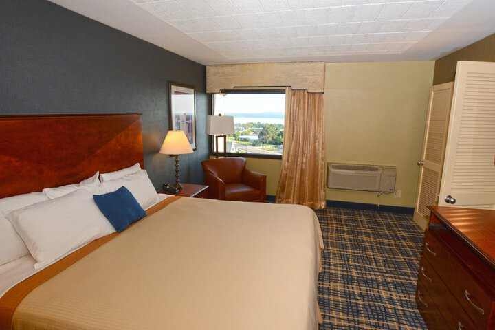 Room 15 of 30