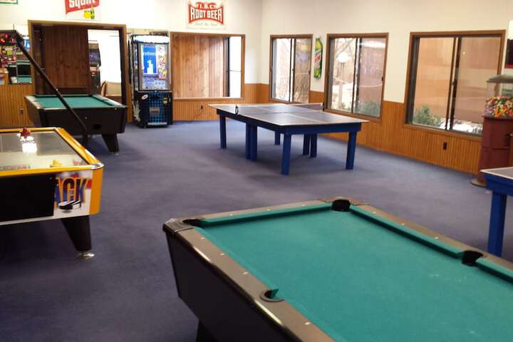 Room 6 of 15