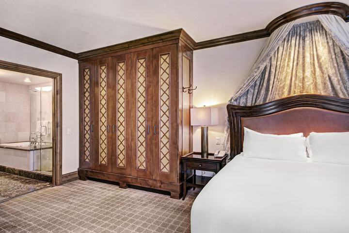 Room 277 of 450