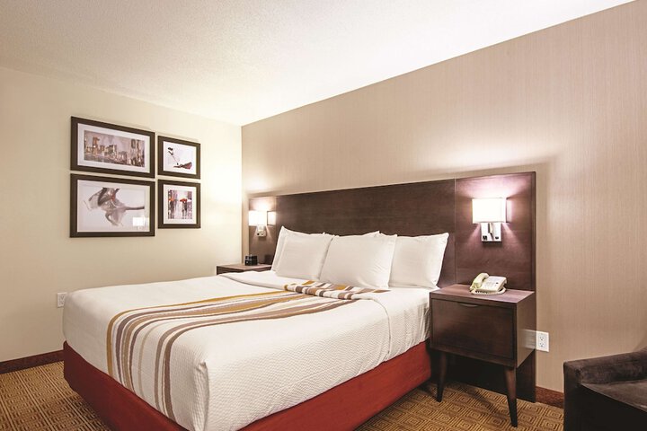 Room 35 of 61