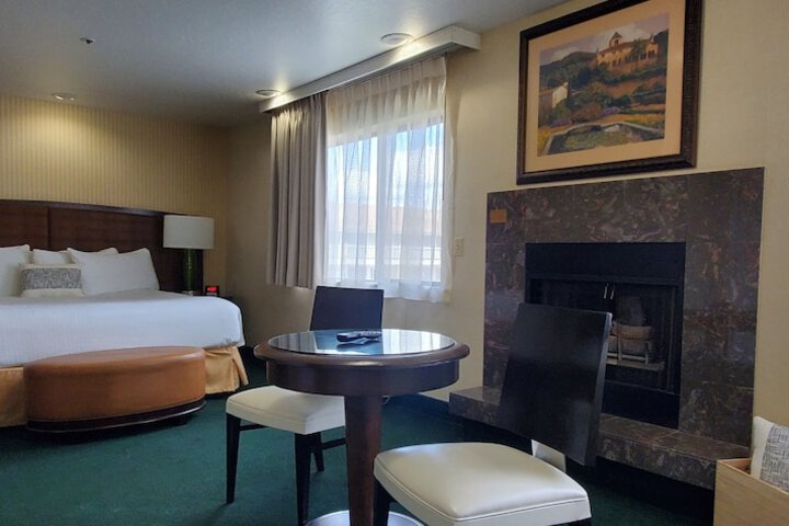 Room 15 of 76