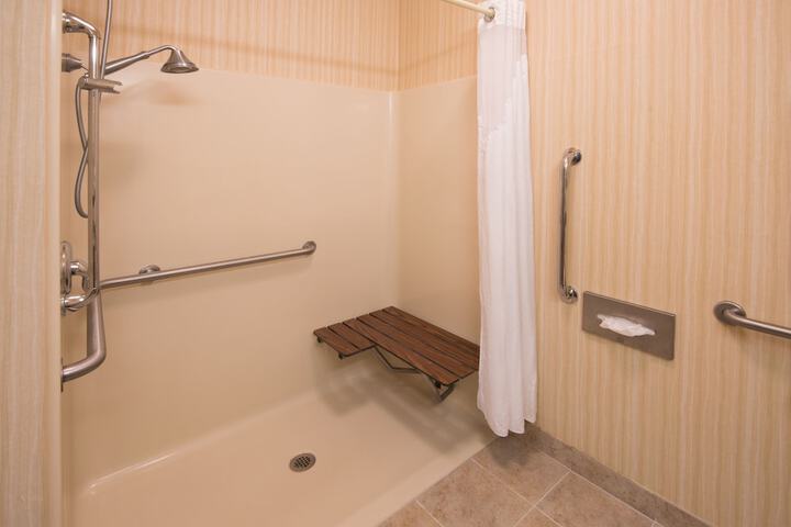 Room 21 of 38