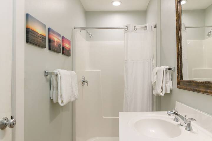 Room 32 of 82