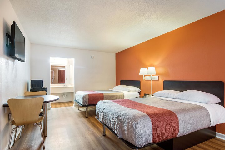 Room 18 of 24