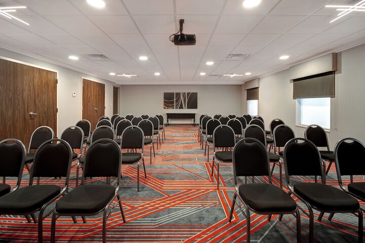 Ballroom/Hall 104 of 107
