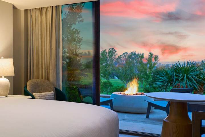 VEA Newport Beach a Marriott Resort & Spa