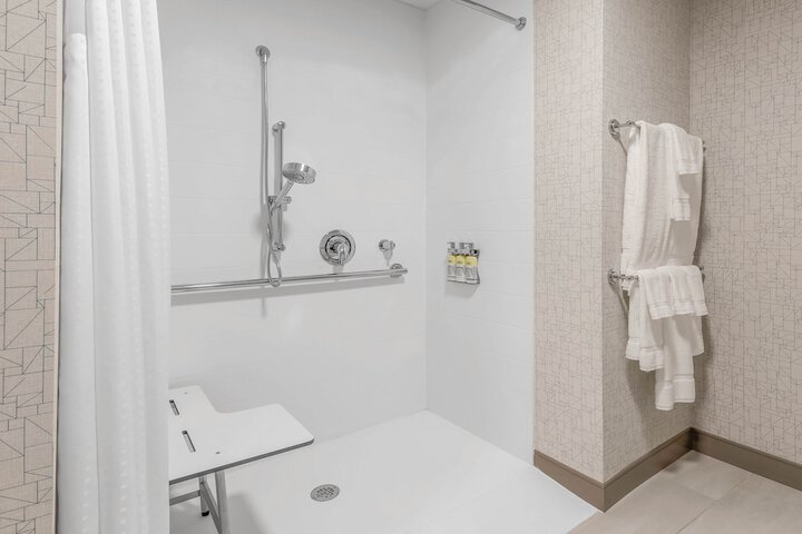 Room 21 of 48