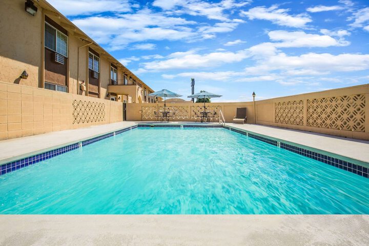 Pool 5 of 40