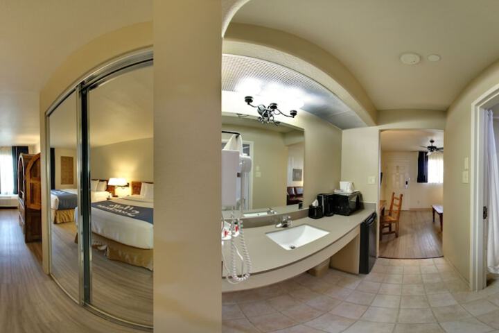 Days Inn & Suites by Wyndham Llano