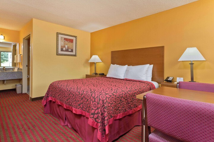 Days Inn by Wyndham Franklin