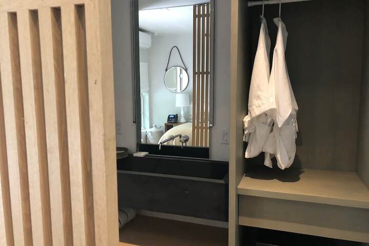 Room 17 of 25