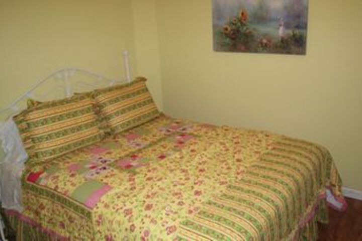 Jeni Js Gifts and Guest Houses