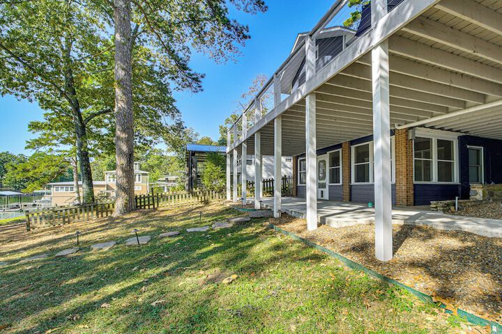 Hot Springs Lakefront Home w / Dock & Water Views!