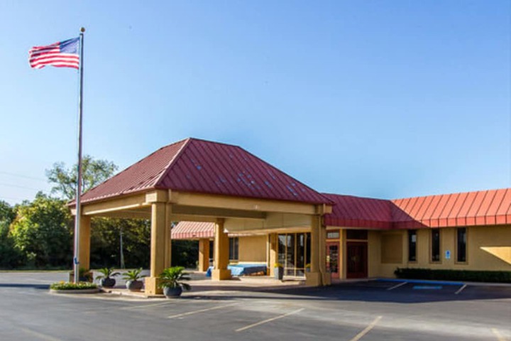Hotel 2 of 43