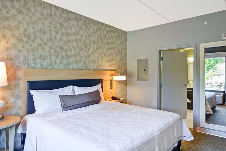 Room 26 of 39