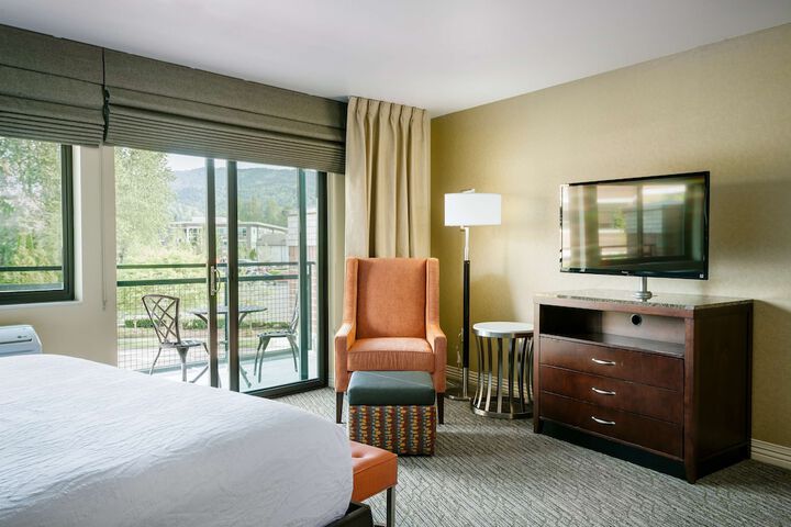 Room 28 of 51
