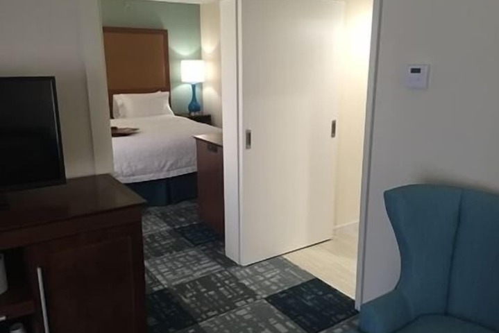 Room 17 of 43