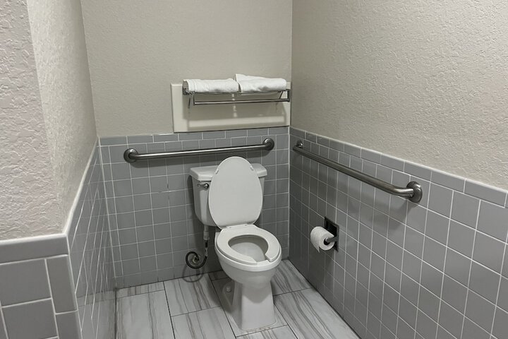 Room 10 of 30