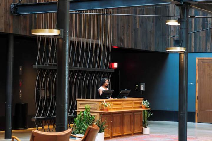 Crossroads Hotel