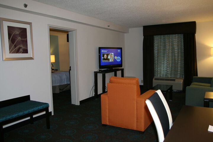 Room 52 of 98