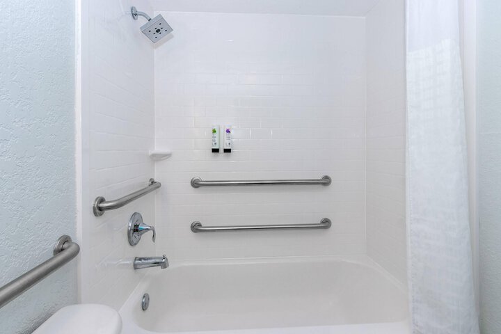 Dolphin Sands Clearwater Beach an Ascend Collection Hotel