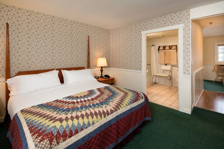 Room 46 of 80